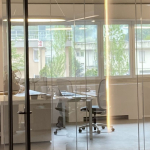 Progettare un ufficio con pareti vetrate